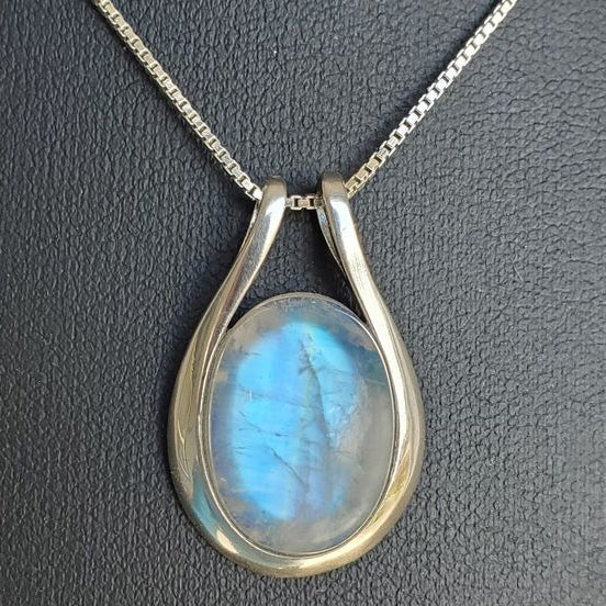 Collier en Opale Blanche Vintage