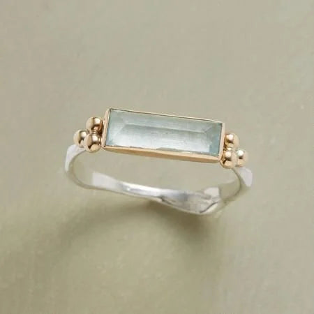 Bague en Verre Rectangulaire Blanche Vintage