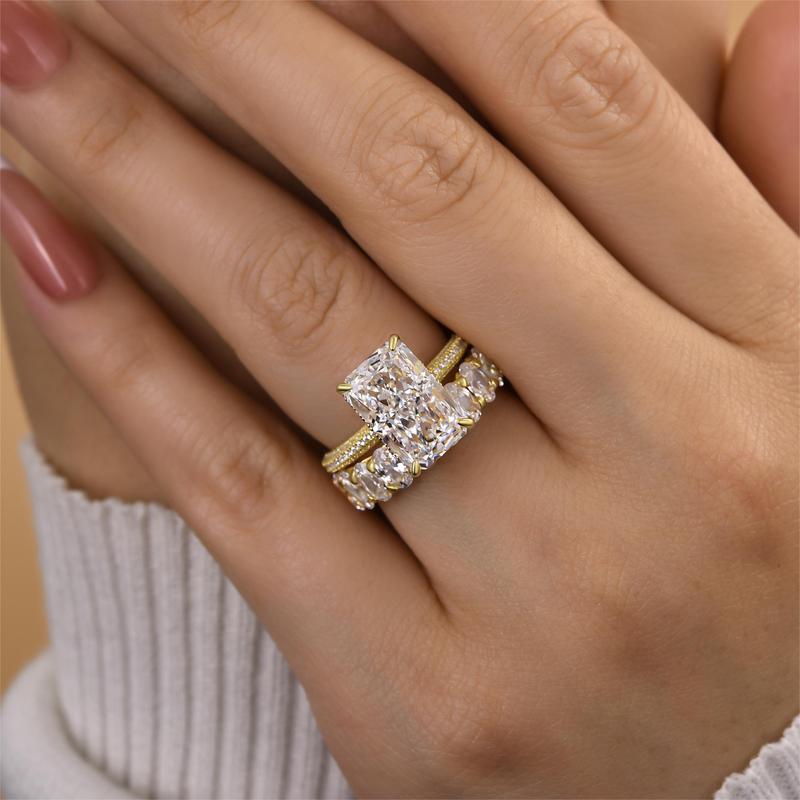 Bague en Diamant Taille Coussin Élégante en Or