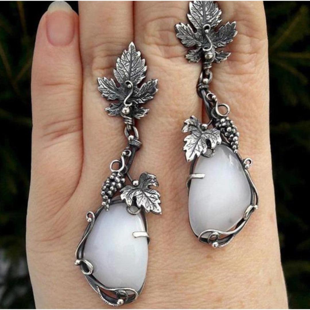 Boucles d'oreilles Boho en forme de feuille avec Opale blanche en Argent Sterling