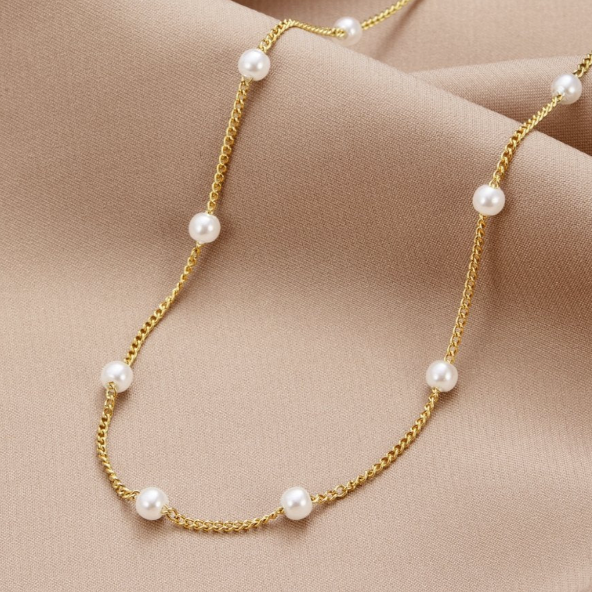 Collier en perles d'eau douce en or