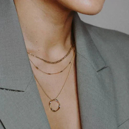 Collier à Trois Rangées en Cercle Ouvert