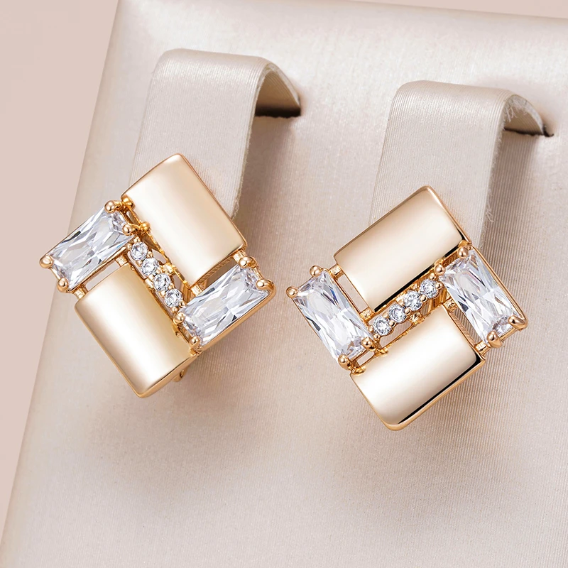 Boucles d'oreilles élégantes géométriques avec zirconia en or