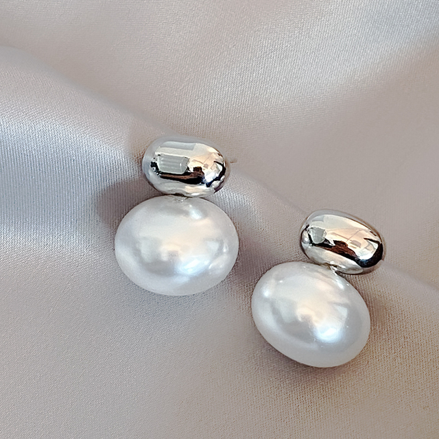 Boucles d'oreilles en perles ovales en or