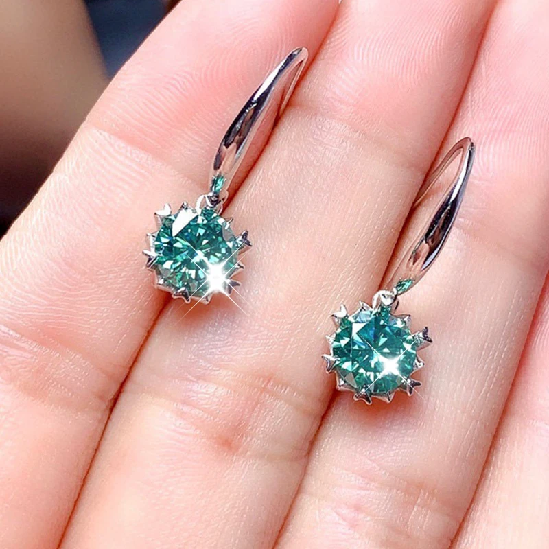 Boucles d'oreilles élégantes en turquoise et zirconia