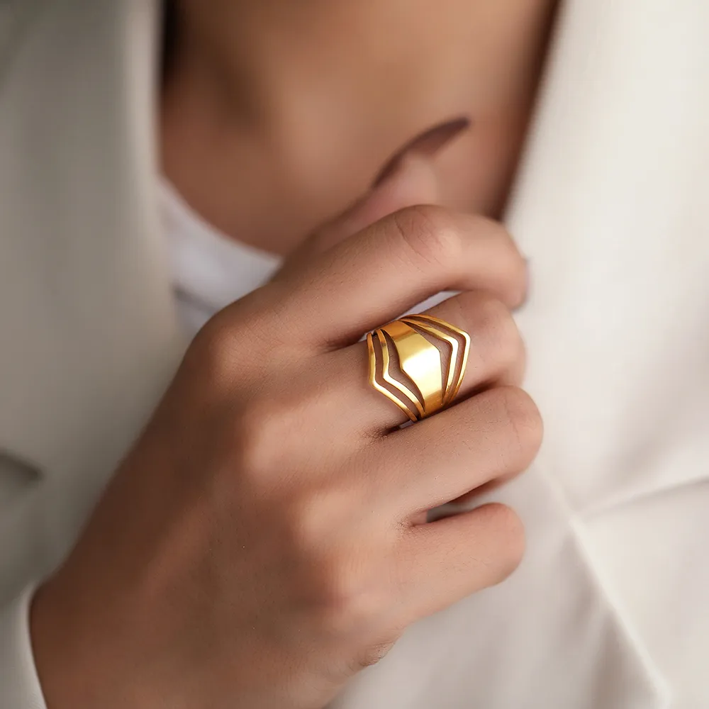 Bague Déclaration Élegante en Or