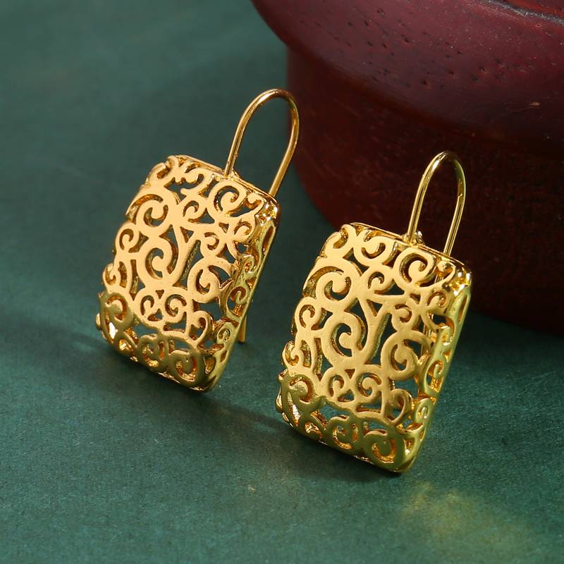 Boucles d'oreilles carrées creuses dorées vintage