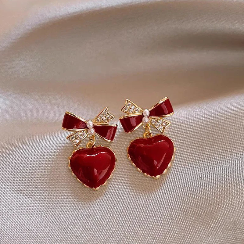 Boucles d'oreilles élégantes en forme de cœur rouge