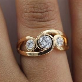 Bague en Zirconium Spirale Plaquée Or Vintage