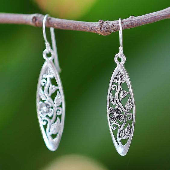 Boucles d'oreilles vintage pendantes creuses