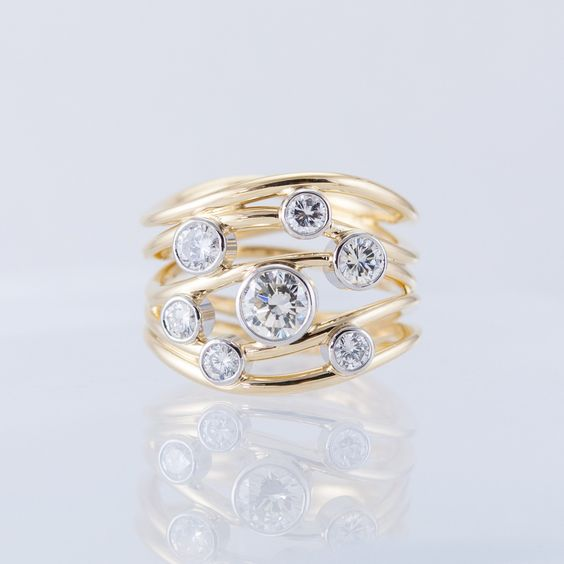 Bague multi-couches dorée avec des cristaux vintage