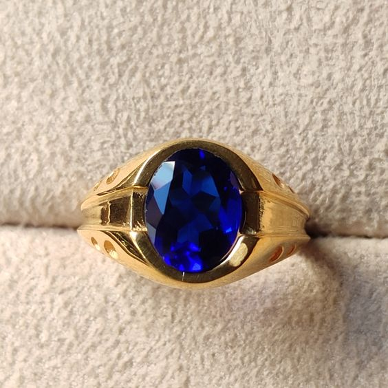 Bague Ronde Vintage Bleue en Or