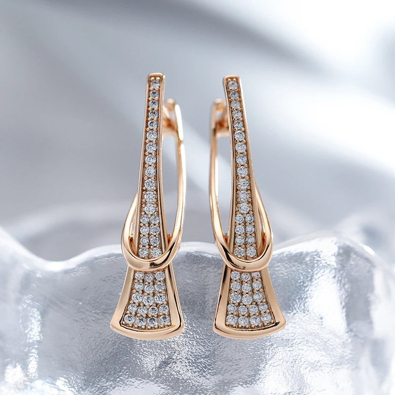 Boucles d'oreilles en zirconium luxueuses en or