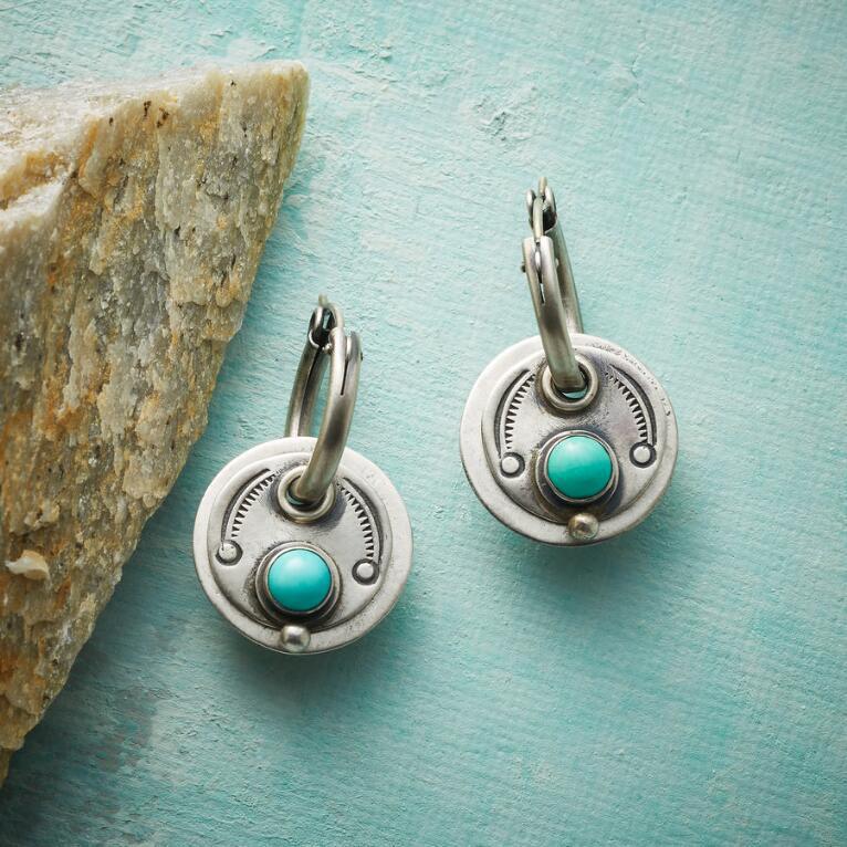 Boucles d'oreilles bohèmes avec pierres turquoise en argent