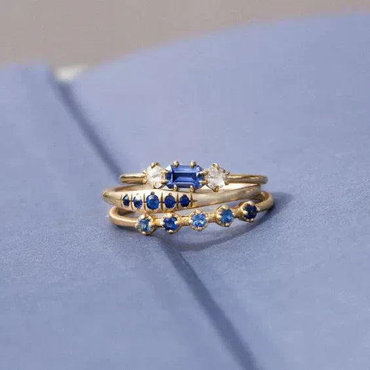 Bague superposée avec zircon bleu