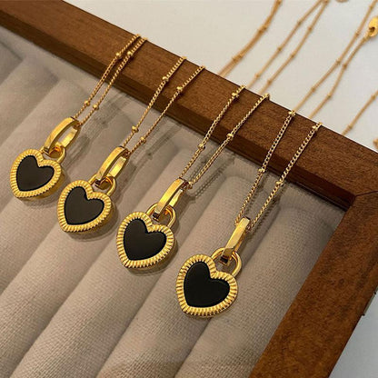 Collier en Cœur Noir et Blanc en Or