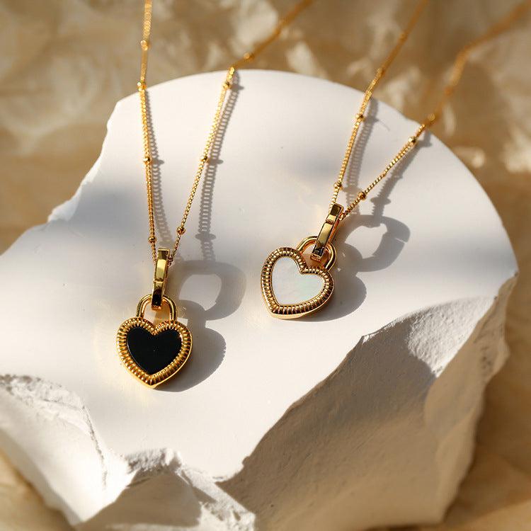 Collier en Cœur Noir et Blanc en Or