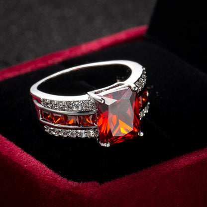 Bague à Tige Fendue en Argent et Rubis