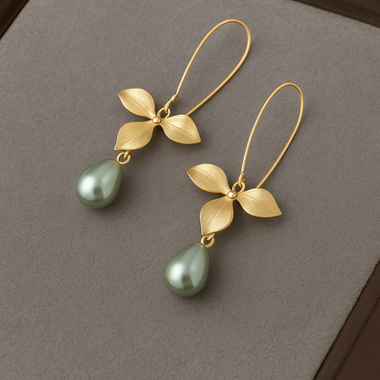 Erzulie | Boucles d'Oreilles avec Feuille Dorée