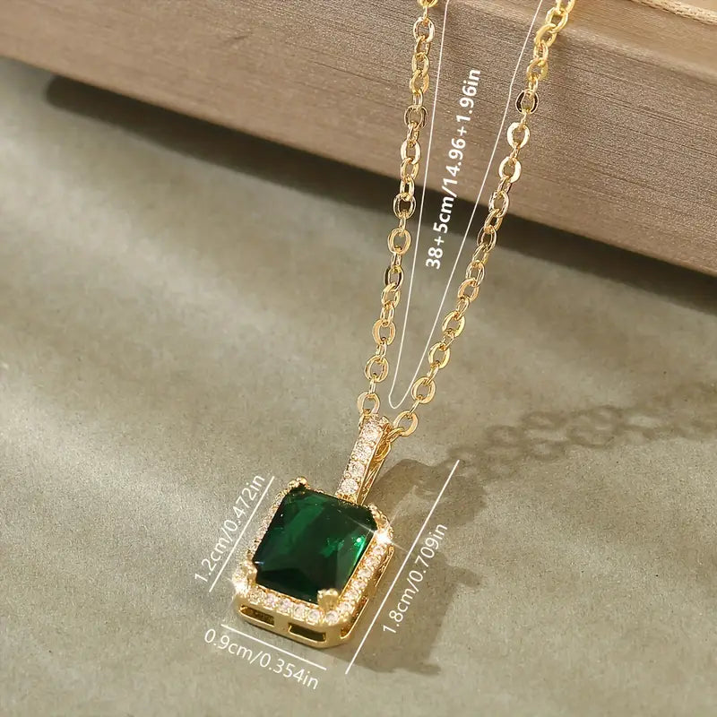 Collier Halo Rectangulaire en Émeraude Dorée