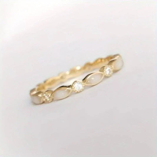 Bague Vintage en Opale Blanche et Zirconia