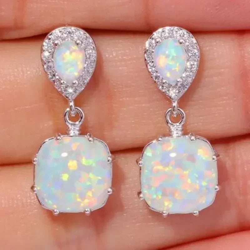 Boucles d'oreilles en zirconium opale blanche vintage