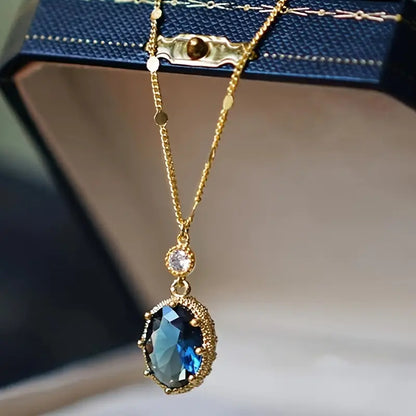 Collier Pendentif Ovale en Or et Saphir