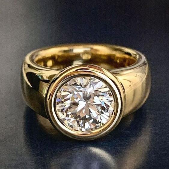 Bague en or forgé avec des zirconias vintage