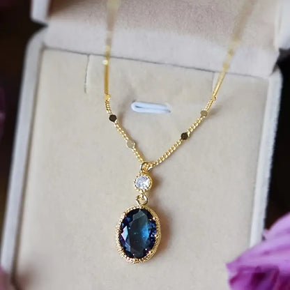 Collier Pendentif Ovale en Or et Saphir