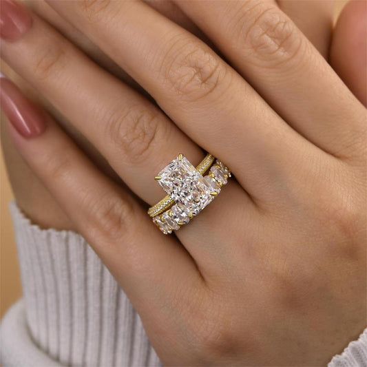 Bague en Diamant Taille Coussin Élégante en Or