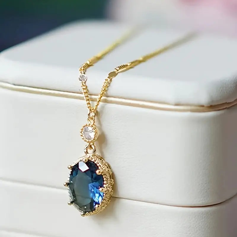 Collier Pendentif Ovale en Or et Saphir