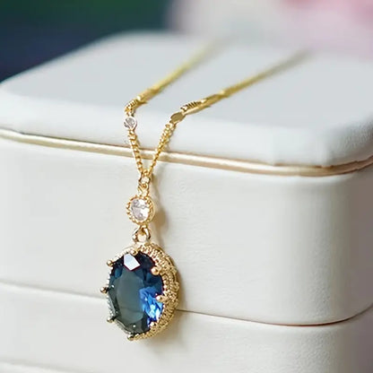 Collier Pendentif Ovale en Or et Saphir