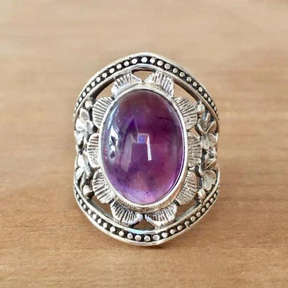 Bague fleur en pierre précieuse violette