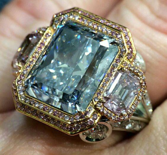 Bague en verre étincelant bleu