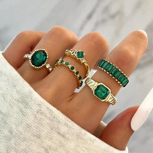Bagues de luxe avec zirconias verts en or
