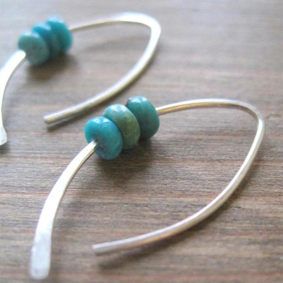 Boucles d'oreilles Wavy Boho avec pierres turquoise en argent sterling