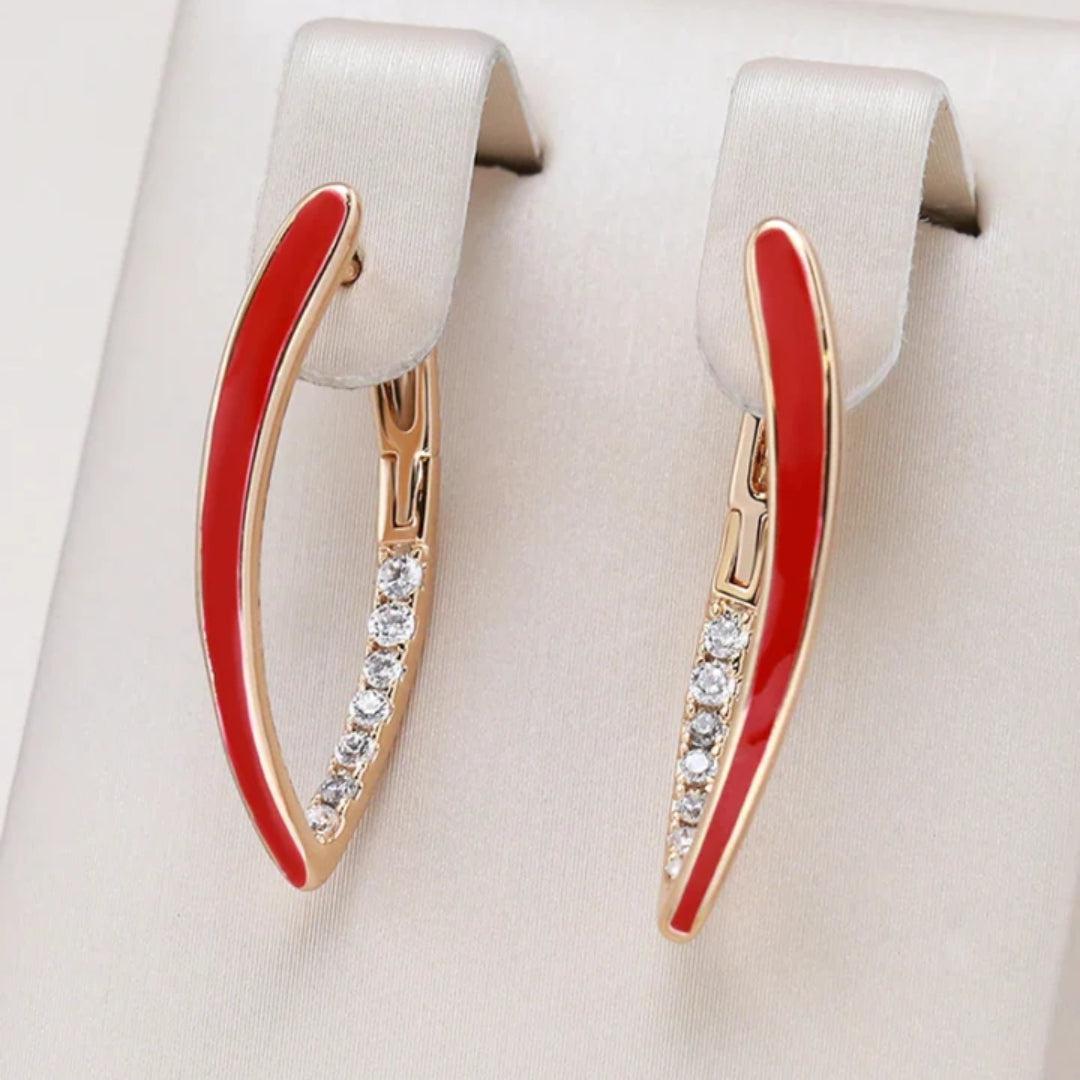 Boucles d'oreilles élégantes plaquées or avec émail rouge