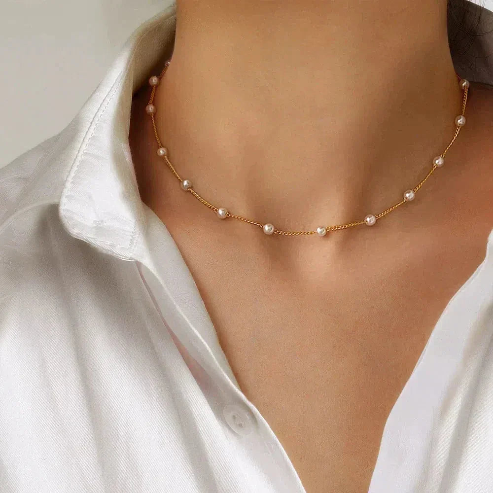 Collier en perles dorées