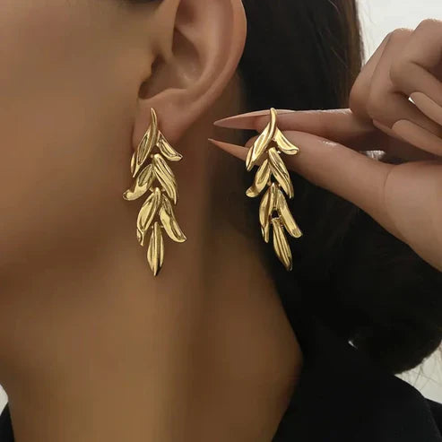 Boucles d'oreilles pendantes en feuille d'or