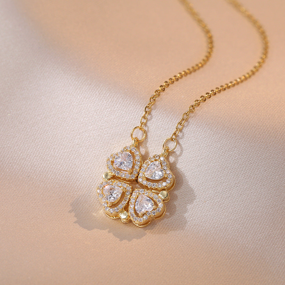 Collier trèfle porte-bonheur avec accents en diamant