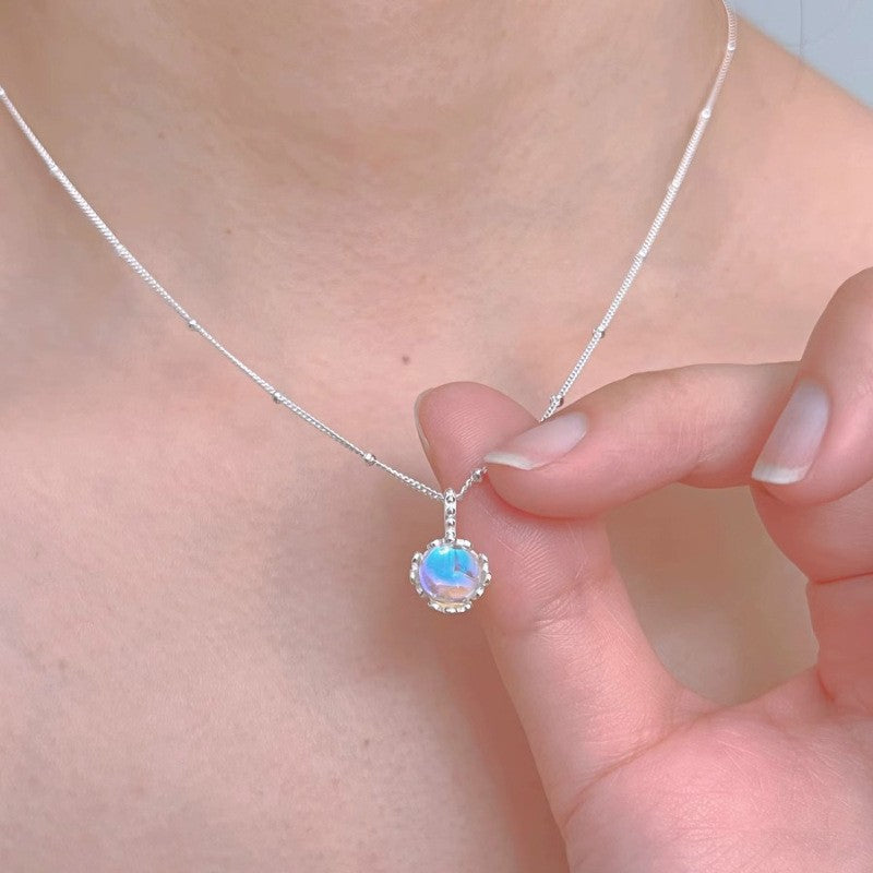 Collier délicat en pierres précieuses pour une élégance quotidienne