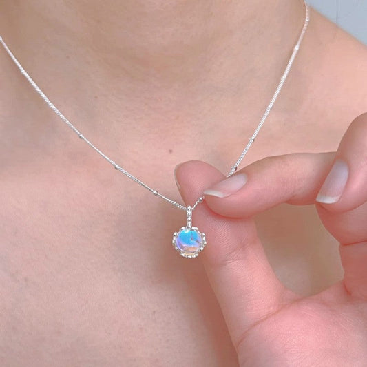 Collier délicat en pierres précieuses pour une élégance quotidienne