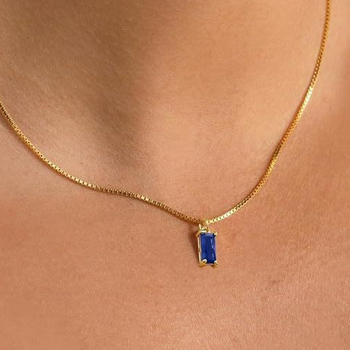 Collier Minimaliste en Saphir Doré