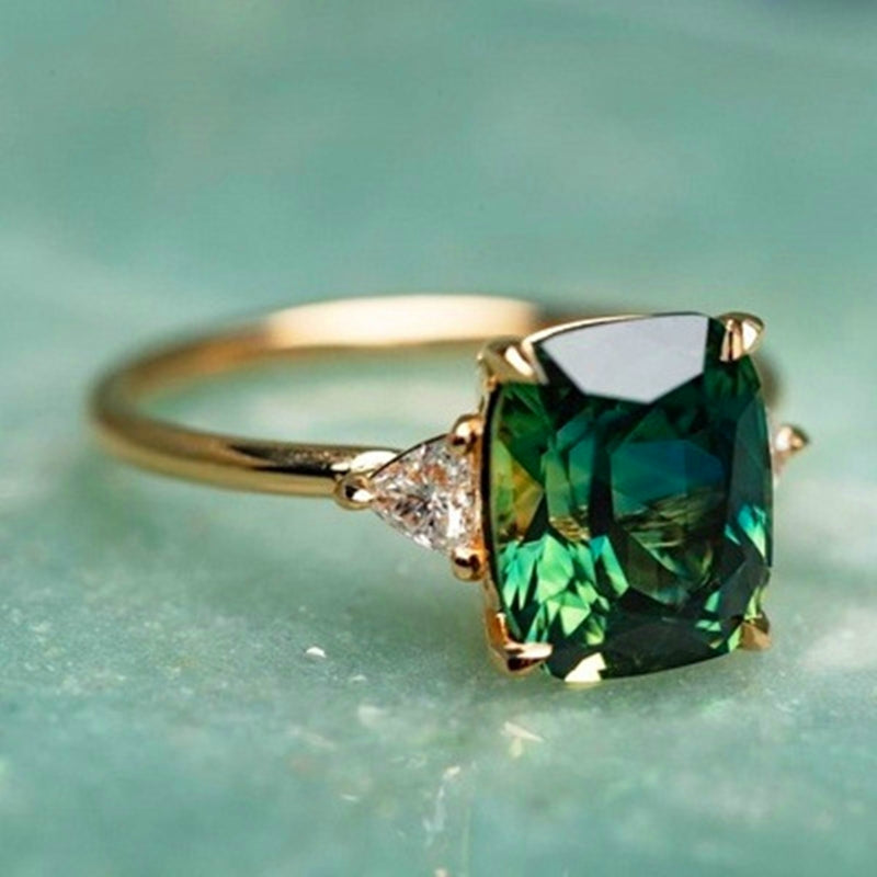 Bague Solitaire en Or avec Cabochon