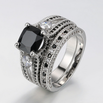 Bague en Zircon Noir et Diamant