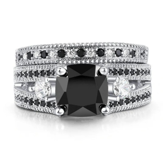 Bague en Zircon Noir et Diamant