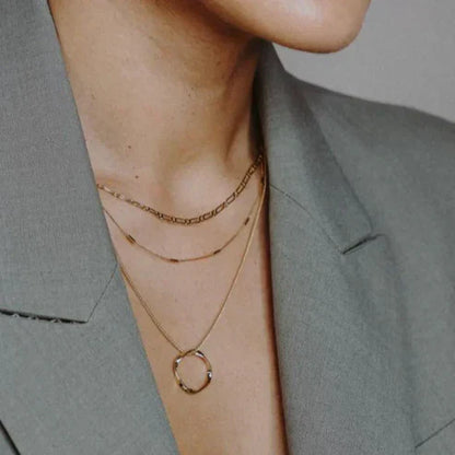 Collier à Trois Rangées en Cercle Ouvert