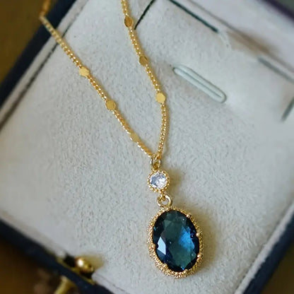Collier Pendentif Ovale en Or et Saphir