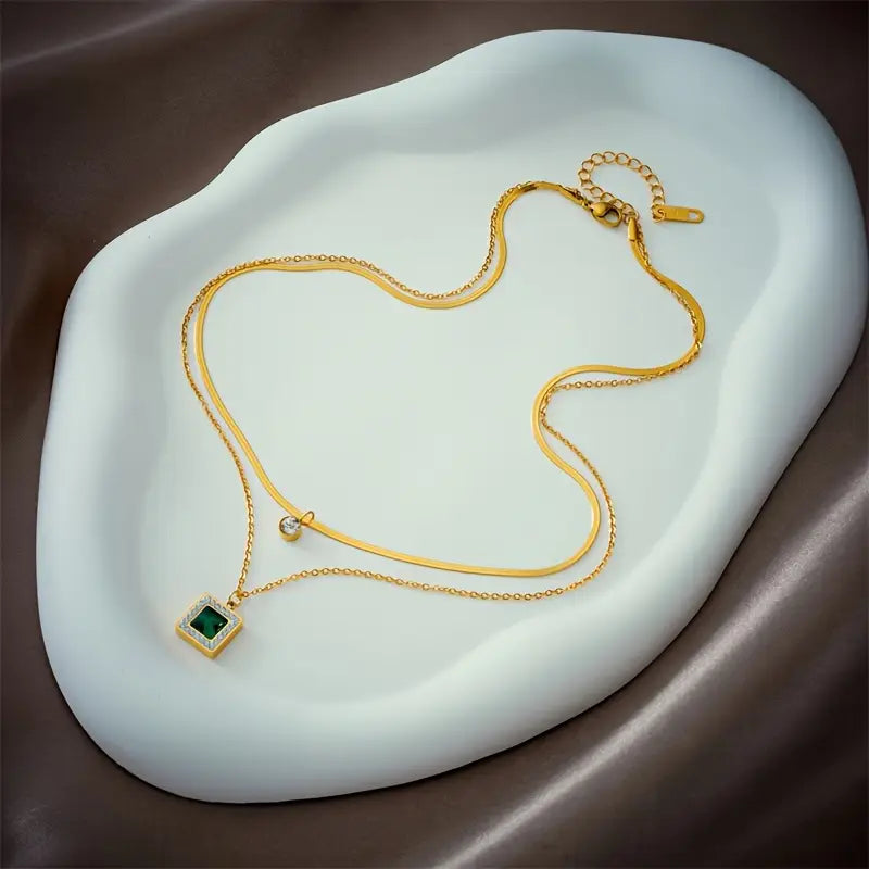 Collier Superposé en Émeraude Dorée