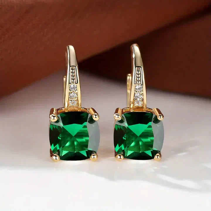 Boucles d'oreilles créoles en or avec pierres précieuses mystiques